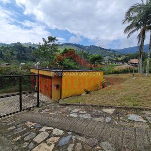 Casa de 3 alcobas en venta en Vereda El Patio, Medellín, 221 m² · foto 3 de 18