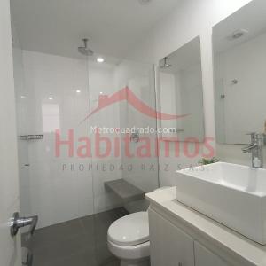 Apartamento de 3 alcobas en arriendo en El Poblado, Medellín, 85 m² · foto 13 de 16