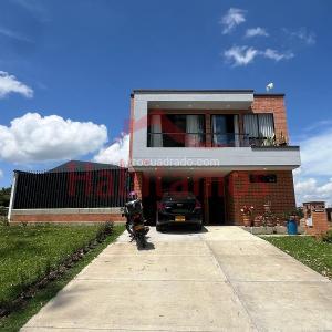 Casa de 4 alcobas en venta en San Antonio De Pereira, Rionegro, 232 m² · foto 19 de 19