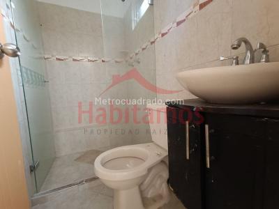 Casa de 3 alcobas en arriendo en El Salvador, Medellín, 81 m² · foto 3 de 13