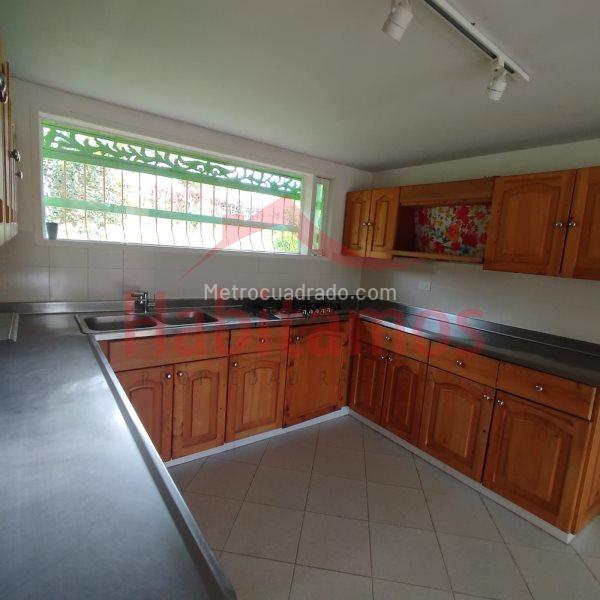 4BR Finca in El Capiro (5000 m²) - 2