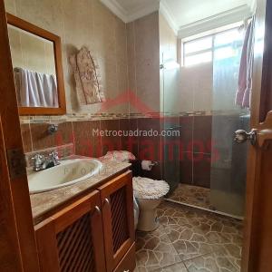 Apartamento de 3 alcobas en venta en Los Naranjos, Envigado, 120 m² · foto 9 de 12