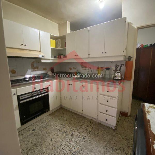 Spacious 4BR House in El Velodromo - 9