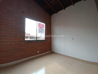 Apartamento de 3 alcobas en arriendo en Florida Nueva, Medellín, 90 m² · foto 4 de 11