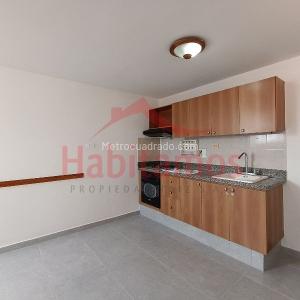 Apartamento de 3 alcobas en venta en Lorena, Medellín, 88 m² · foto 6 de 20