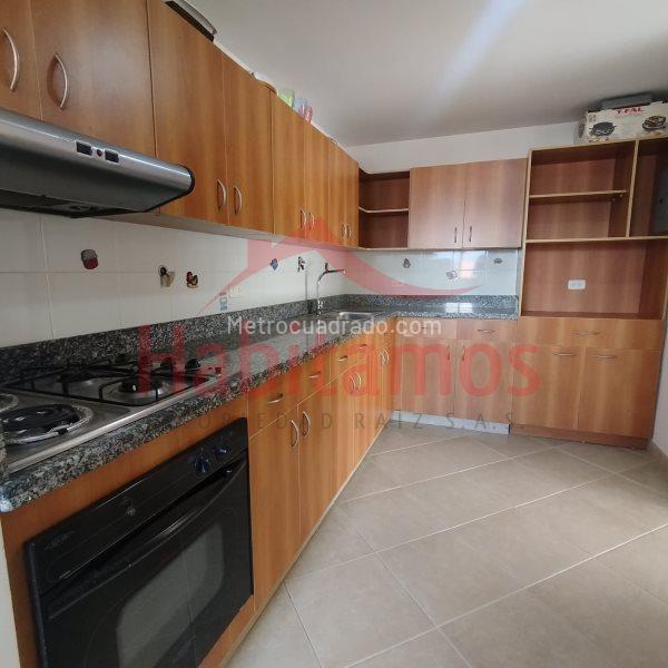 Apartamento Excepcional de 3 Alcobas en El Poblado