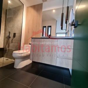 Apartamento de 2 alcobas en venta en El Poblado, Medellín, 130 m² · foto 17 de 20