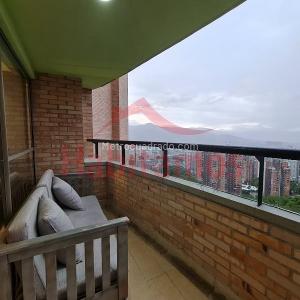 Apartamento de 2 alcobas en venta en Vereda Las Lomitas, Sabaneta, 77 m² · foto 2 de 18
