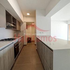 Apartamento de 3 alcobas en arriendo en El Poblado, Medellín, 140 m² · foto 2 de 20