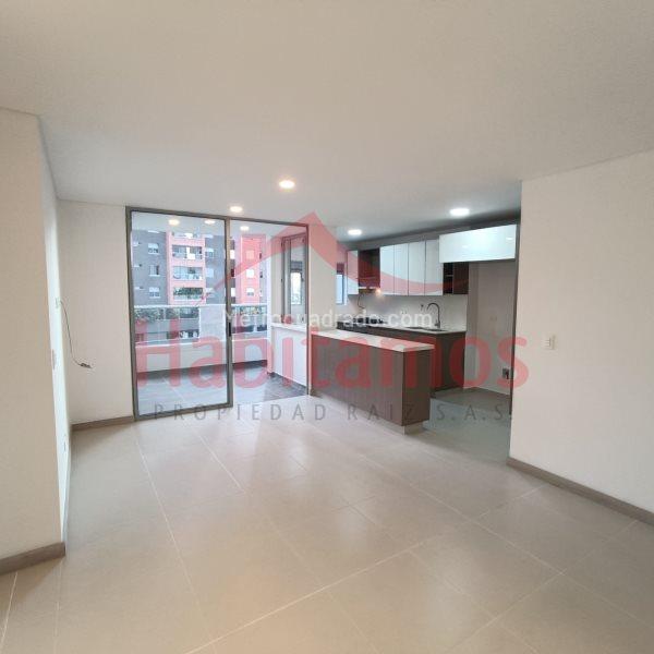 Modern 2BR Apartment with Balcony in Loma de Los Mesa - 2