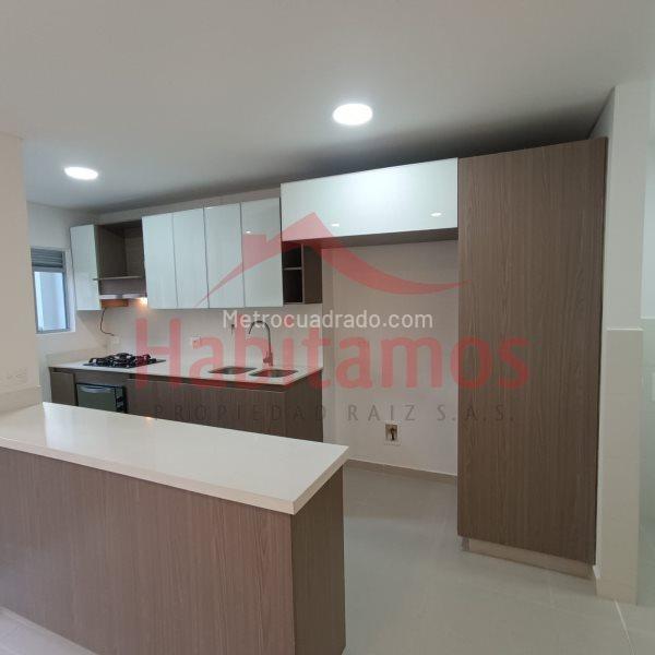 Modern 2BR Apartment with Balcony in Loma de Los Mesa - 4