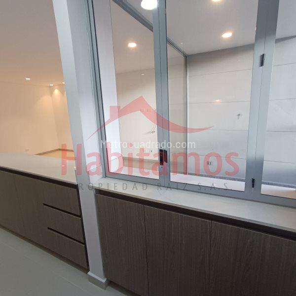 Modern 2BR Apartment with Balcony in Loma de Los Mesa - 8