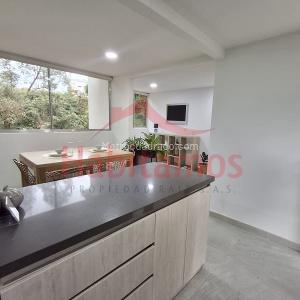 Apartamento de 2 alcobas en venta en Cuatro Esquinas, Rionegro, 51 m² · foto 2 de 16