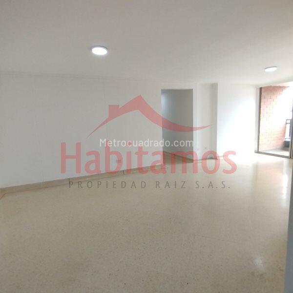 Modern 4BR Apartment with Pool in Otra Parte (Envigado) - 8