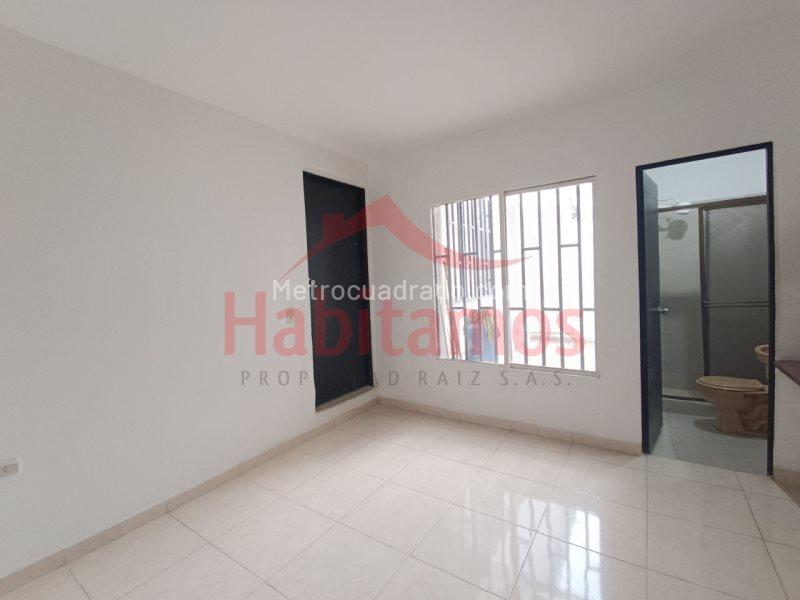 Casa Práctica de 4 Alcobas en Santa Mónica (Belén) - 9