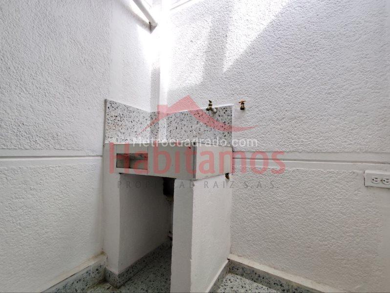 Apartamento de 2 Alcobas en Florida Nueva (Estrato 5) - 4