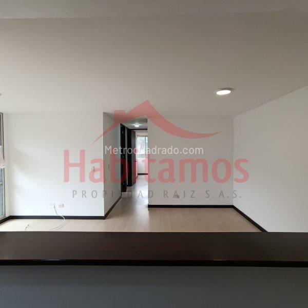 Modern 3BR Apartment with Balcony in El Trianon, Envigado - 5