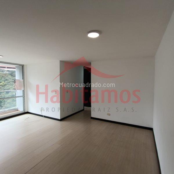 Modern 3BR Apartment with Balcony in El Trianon, Envigado - 6