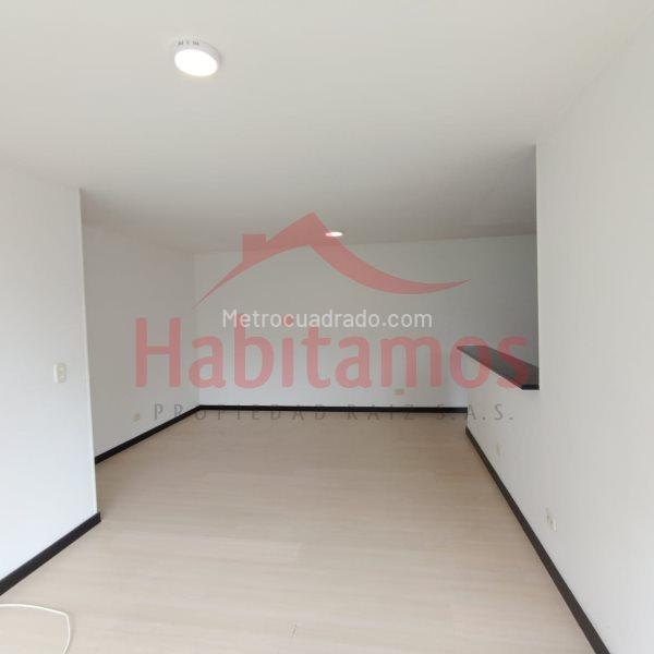 Modern 3BR Apartment with Balcony in El Trianon, Envigado - 9