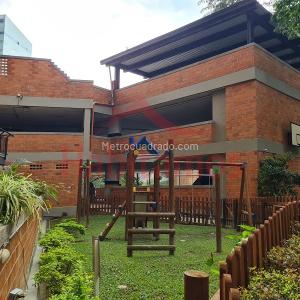 Apartamento de 3 alcobas en venta en El Poblado, Medellín, 85 m² · foto 20 de 20