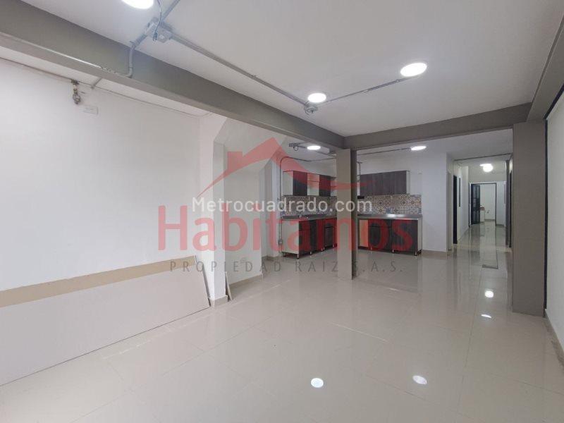 Spacious 5BR House in La America