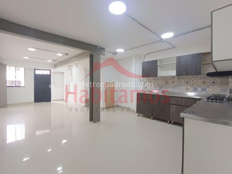 Spacious 5BR House in La America - 3