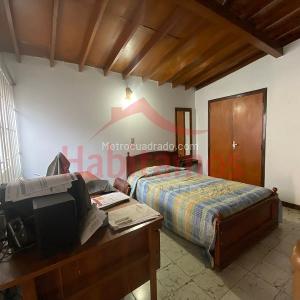 Casa de 5 alcobas en venta en Calasanz, Medellín, 320 m² · foto 19 de 20