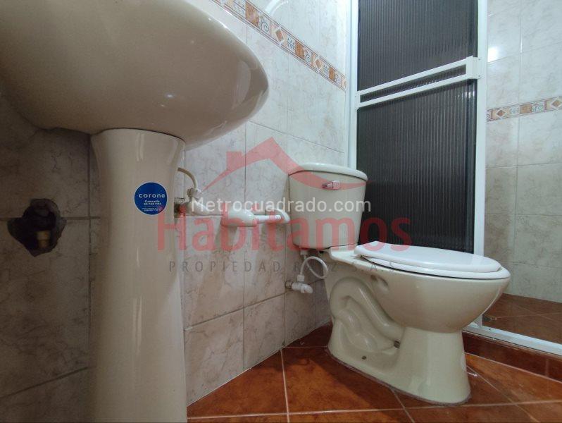 Affordable 3BR Apartment in Calasanz - 9