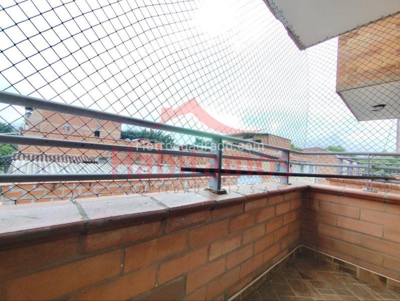 Affordable 3BR Apartment in Calasanz - 3