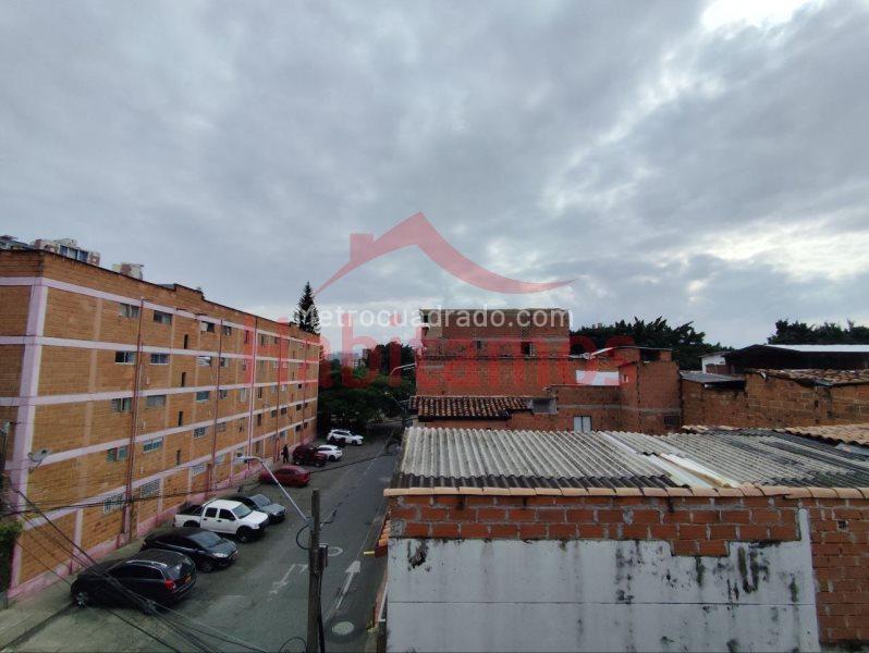 Affordable 3BR Apartment in Calasanz - 4