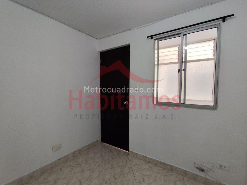 Affordable 3BR Apartment in Calasanz - 7