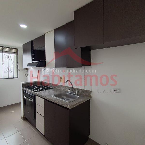 Apartamento moderno de 3 alcobas con balcón en El Trianon - 5