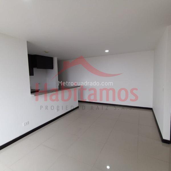 Apartamento moderno de 3 alcobas con balcón en El Trianon - 9