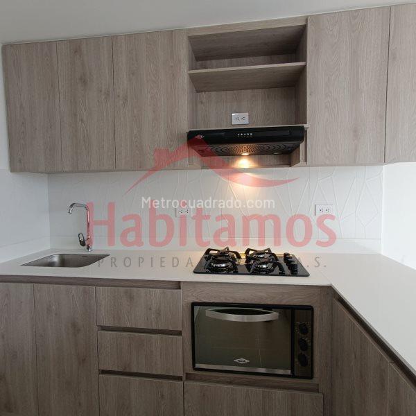 Apartamento moderno de 3 habitaciones en Simón Bolívar, Itagüí - 2