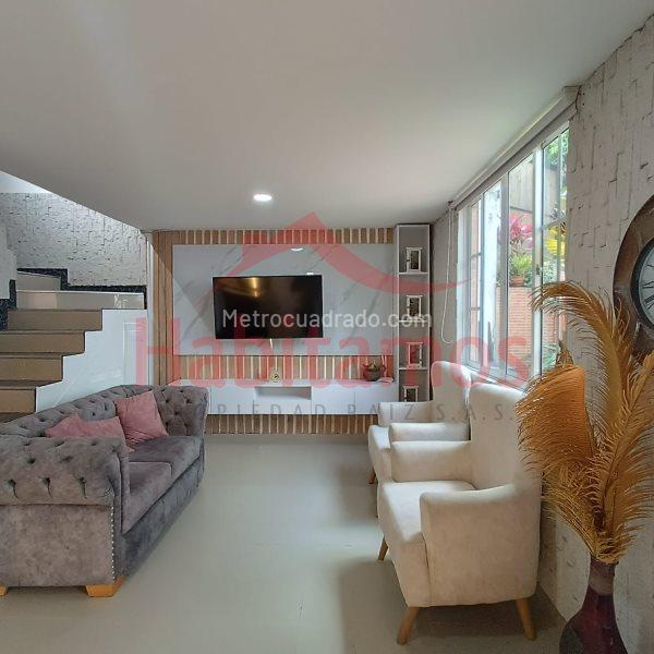 4BR House in Loma Del Barro (200 m²)