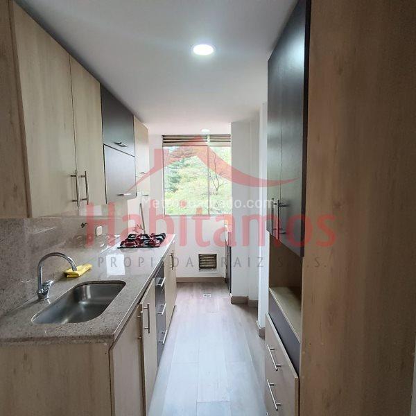 Stylish 3BR Apartment in Los Balsos, El Poblado - 3