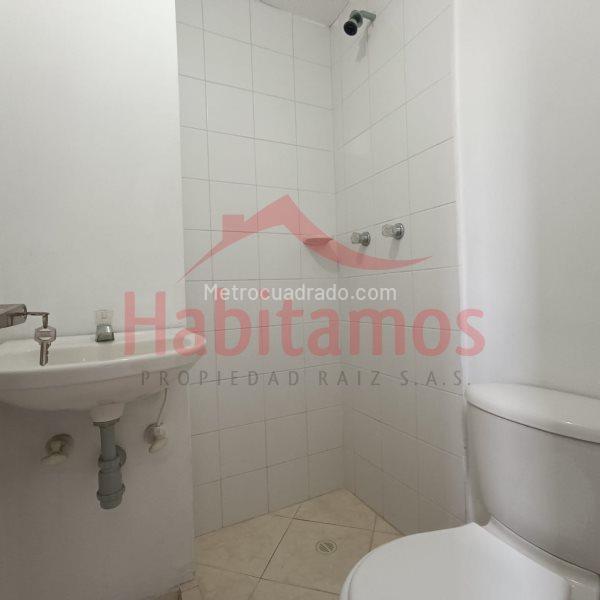 Stylish 3BR Apartment in Los Balsos, El Poblado - 8
