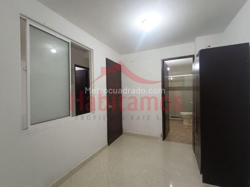 Apartamento de 2 Alcobas en Almería (Estrato 5, Piso 1) - 5