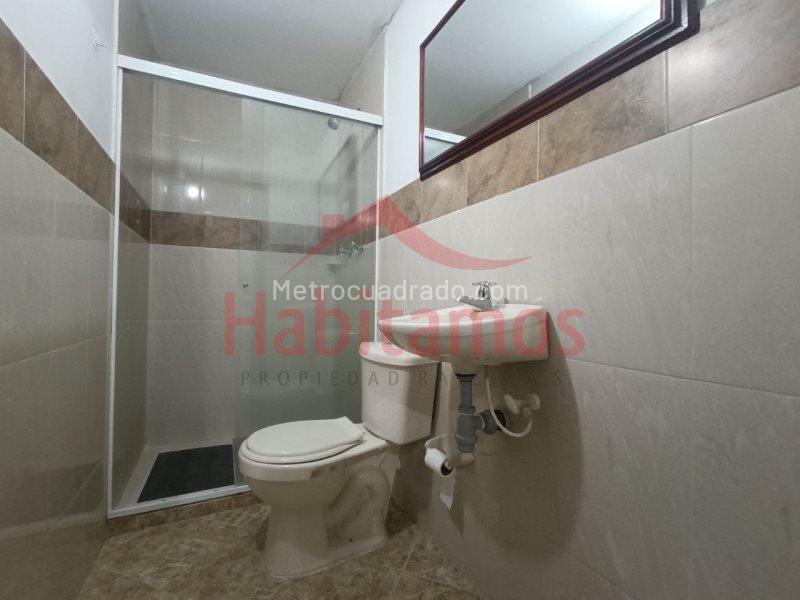 Apartamento de 2 Alcobas en Almería (Estrato 5, Piso 1) - 6