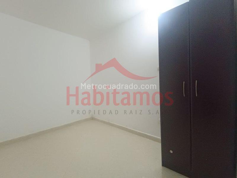 Apartamento de 2 Alcobas en Almería (Estrato 5, Piso 1) - 8