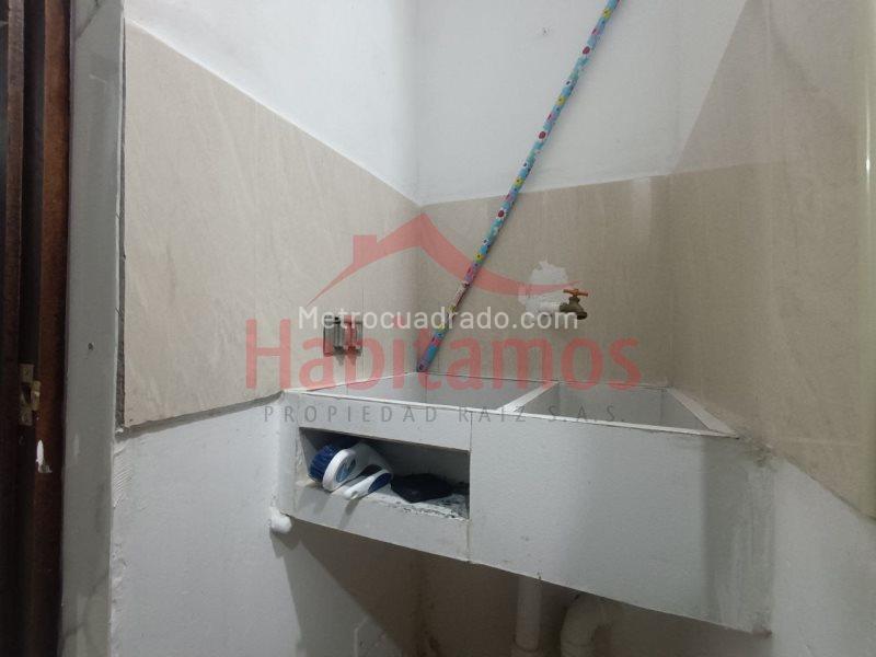 Apartamento de 2 Alcobas en Almería (Estrato 5, Piso 1) - 9