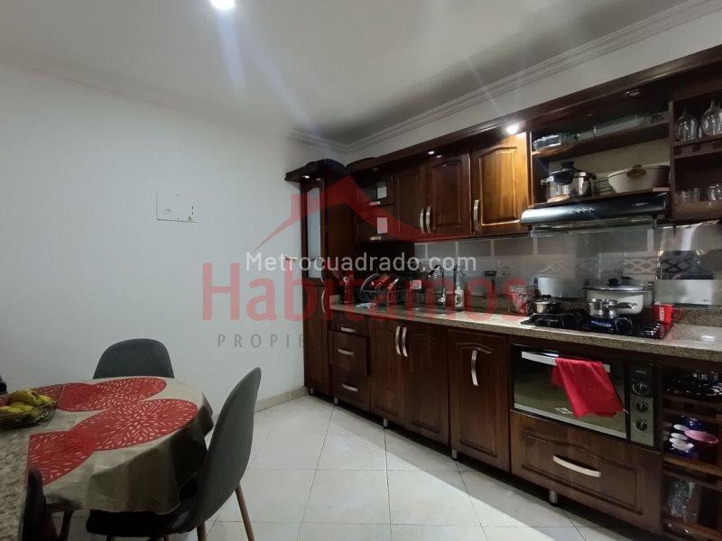 Spacious 5BR House in Laureles - 3