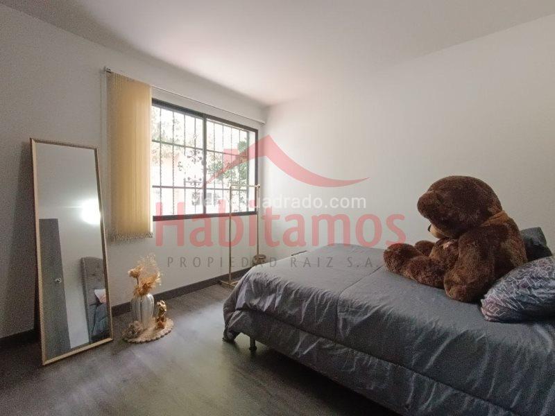 Spacious 5BR House in Laureles - 8