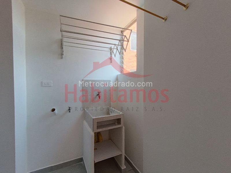 Charming 3BR Apartment in Laureles - 4