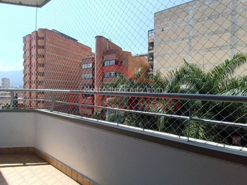 Charming 3BR Apartment in Laureles - 6