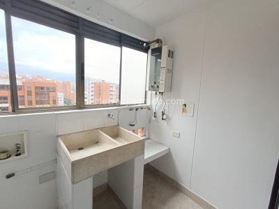 Apartamento de 3 alcobas en arriendo en El Poblado, Medellín, 86 m² · foto 7 de 18