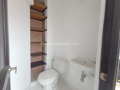 Apartamento de 3 alcobas en arriendo en El Poblado, Medellín, 86 m² · foto 8 de 18