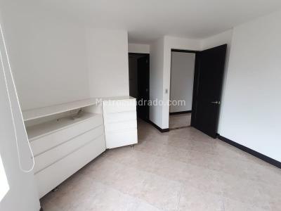 Apartamento de 3 alcobas en arriendo en El Poblado, Medellín, 86 m² · foto 11 de 18