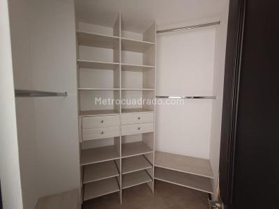 Apartamento de 3 alcobas en arriendo en El Poblado, Medellín, 86 m² · foto 13 de 18