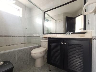Apartamento de 3 alcobas en arriendo en El Poblado, Medellín, 86 m² · foto 14 de 18